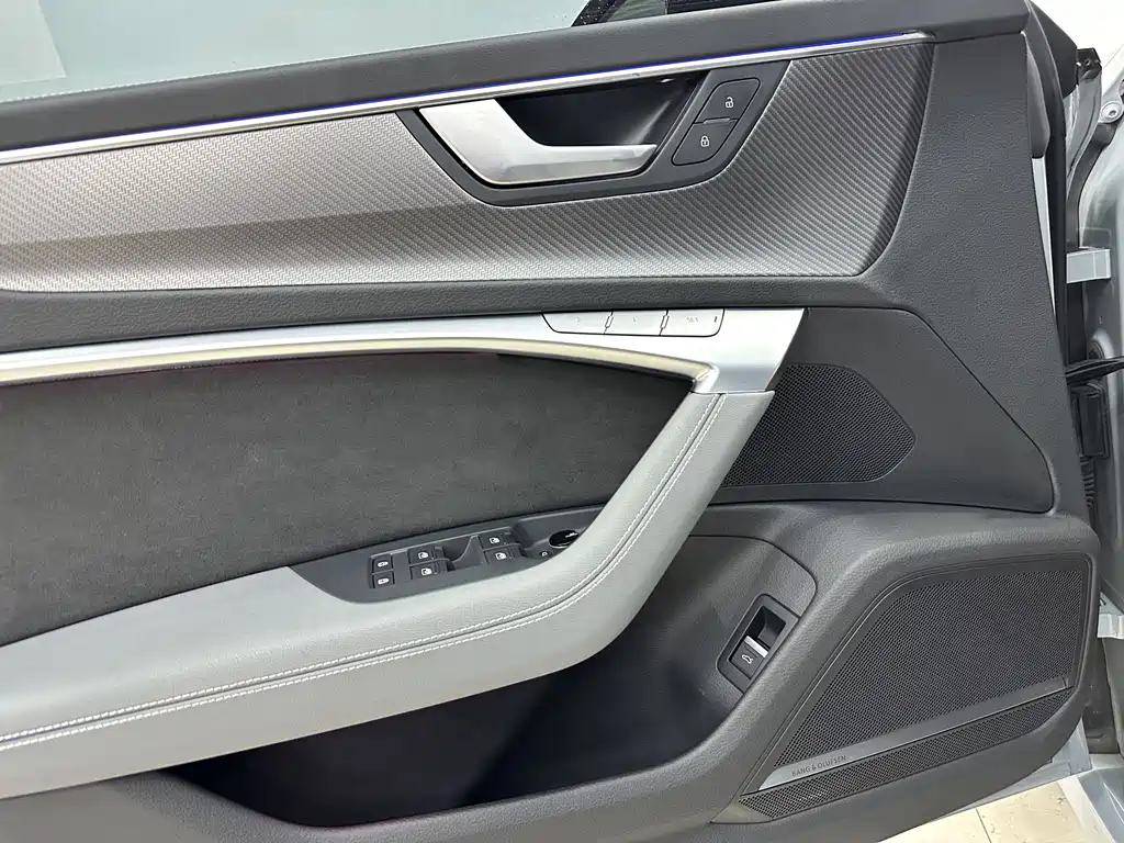Audi A7L 2025