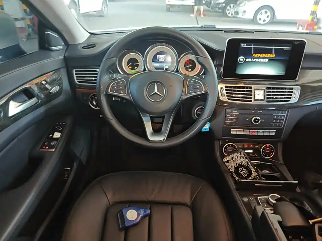Mercedes-Benz CLS 2017 — фото 11