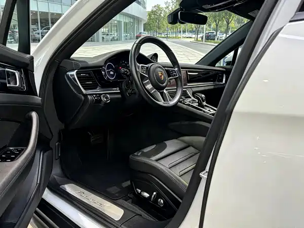 Porsche Panamera 2020