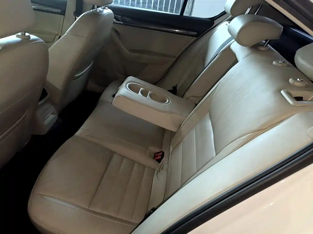 Skoda Octavia 2015 — фото 17