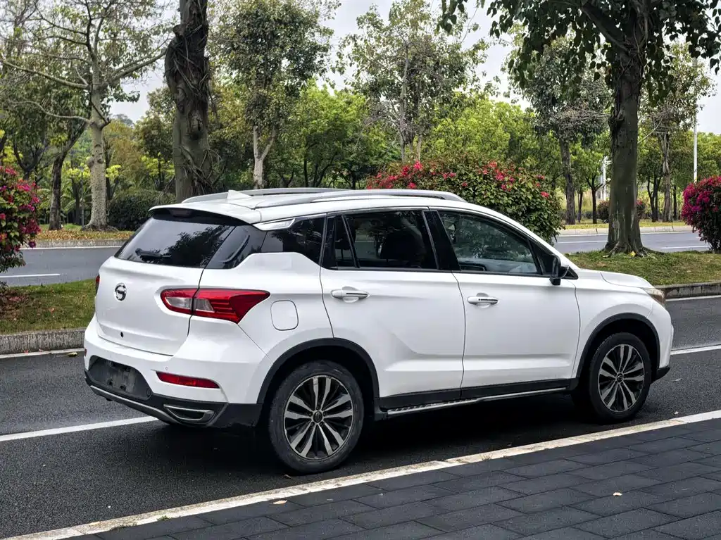 GAC Trumpchi GS4 2015 — фото 30
