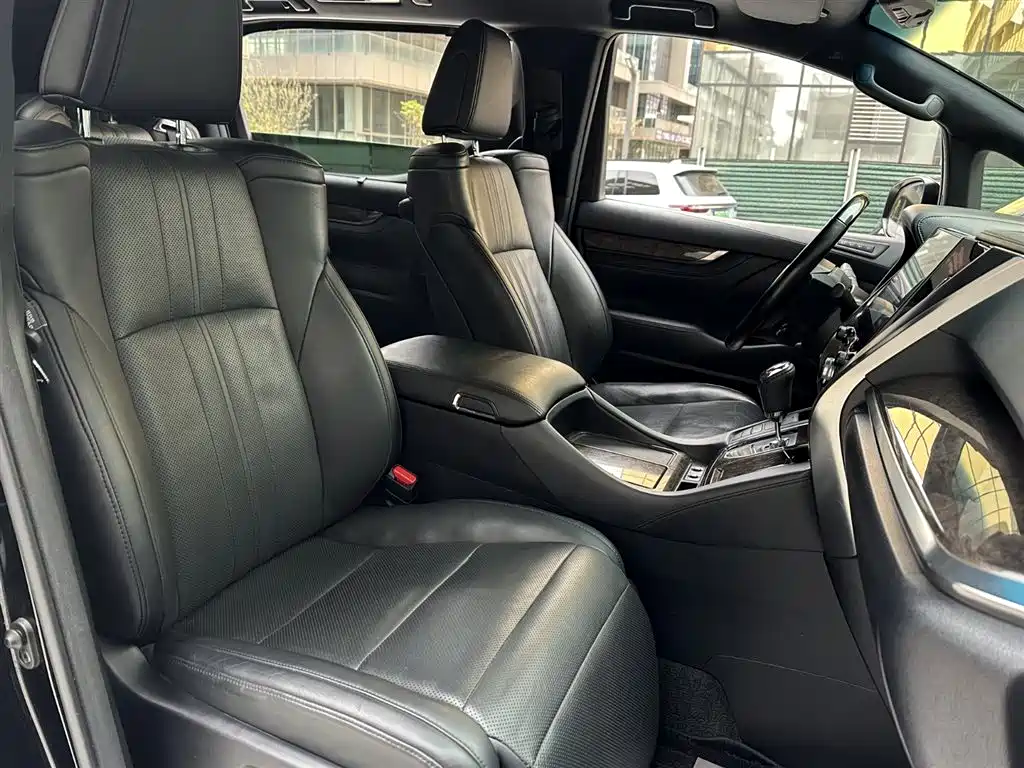 Toyota Vellfire 2021 — фото 15