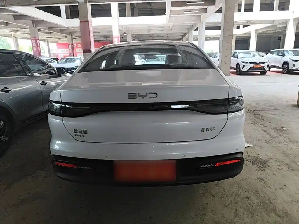 BYD Seal 05 DM-i 2026 — фото 4