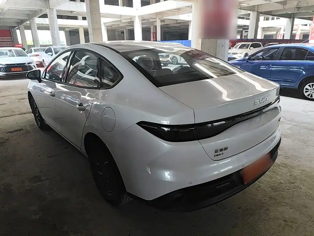 BYD Seal 05 DM-i 2026 — фото 23