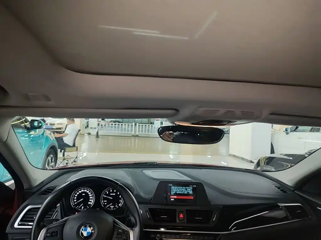 BMW 1 Series 2018 — фото 18