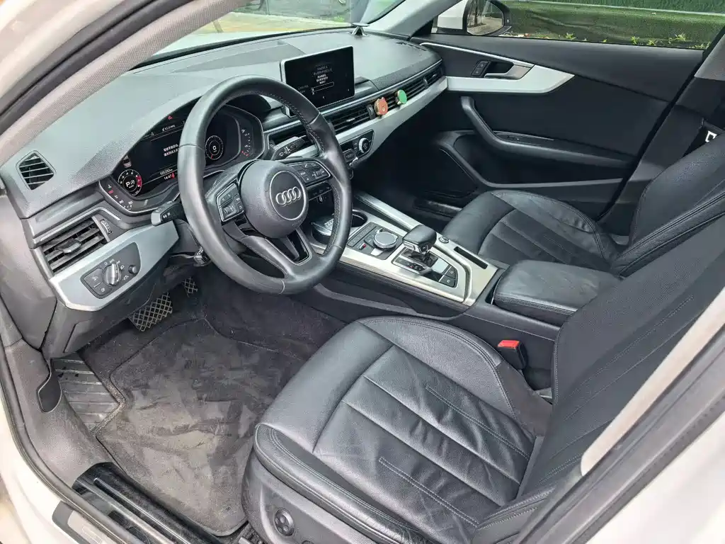 Audi A4L 2019