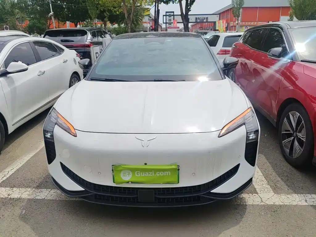 Hongqi EH7 2024