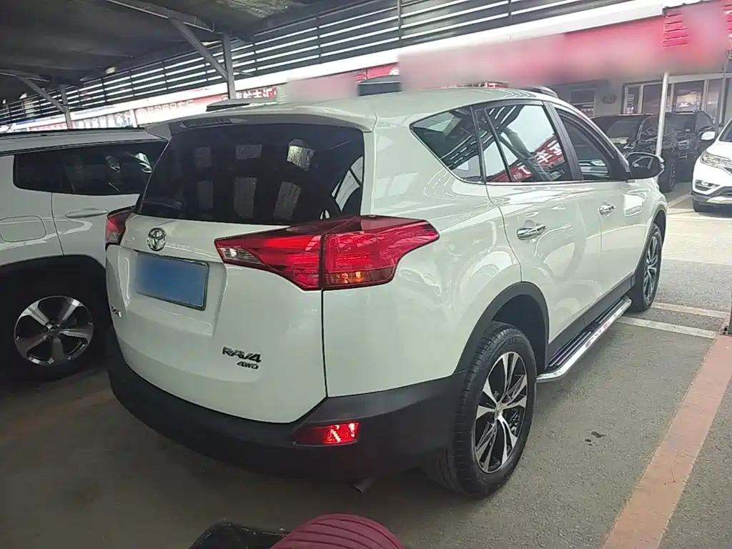 Toyota RAV4 2015