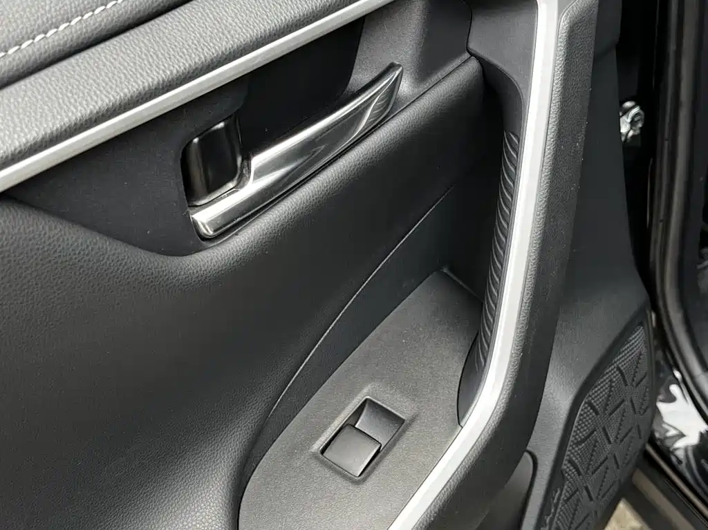 Toyota RAV4 2022 — фото 24