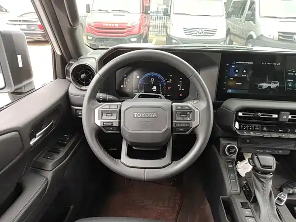 Toyota Prado 2024