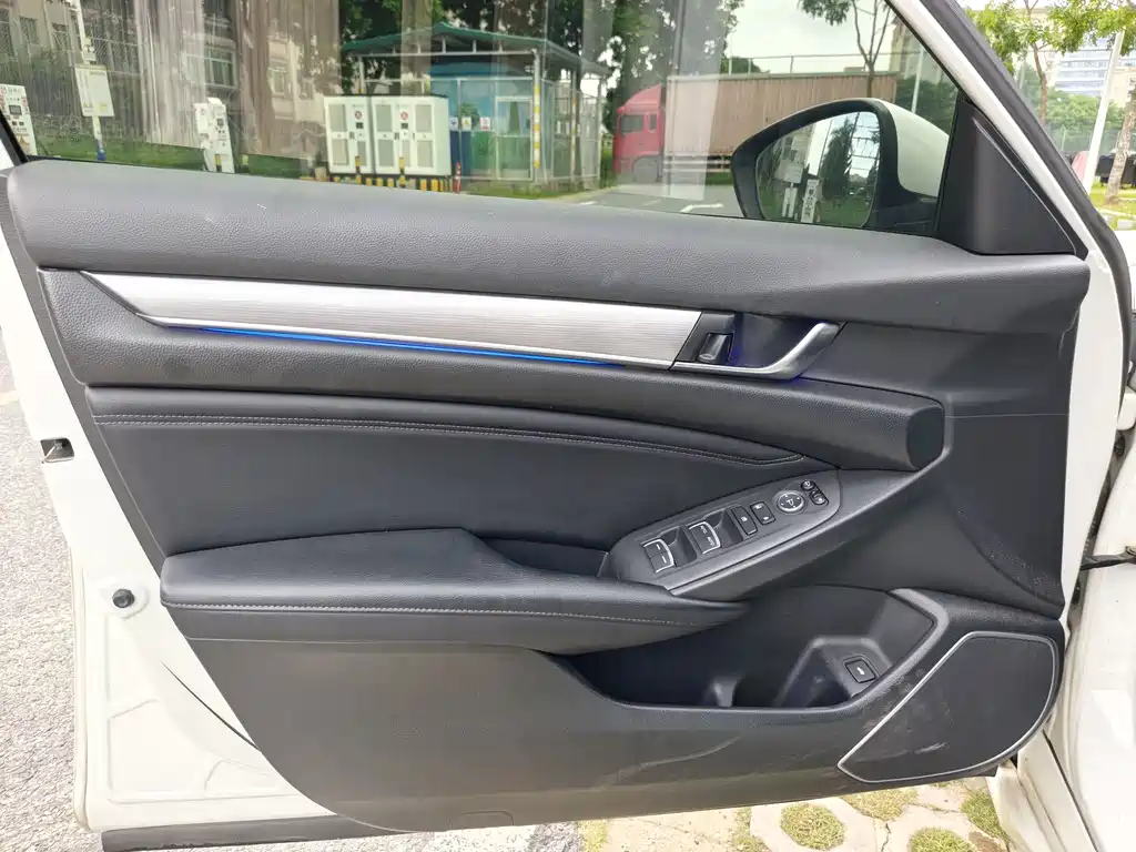 Honda Accord 2020 — фото 12