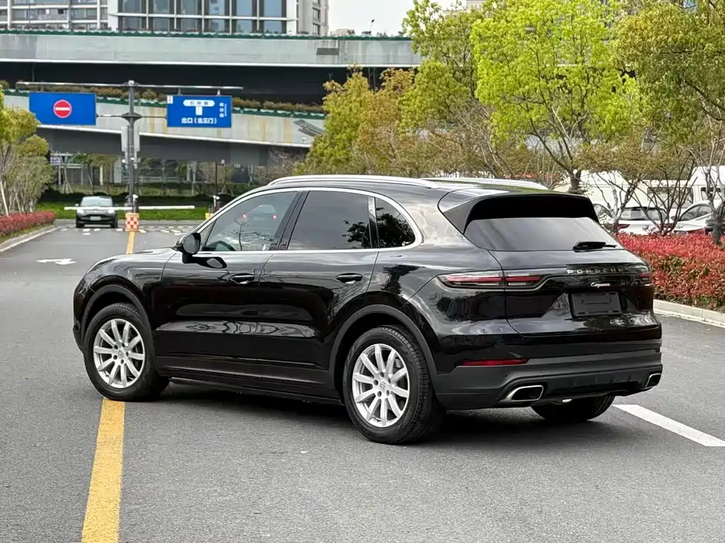 Porsche Cayenne 2020 — фото 6
