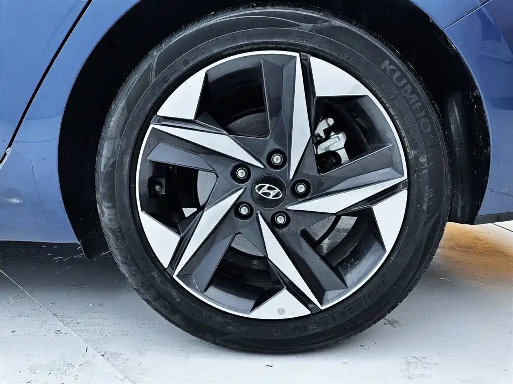 Hyundai Elantra 2022 — фото 22