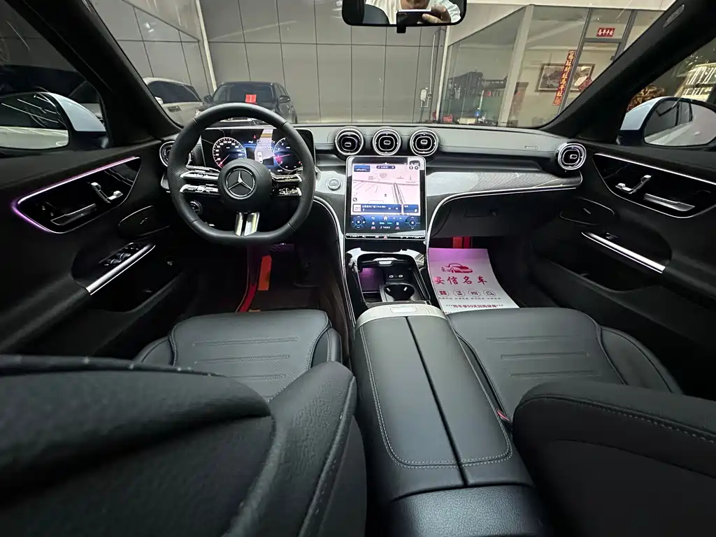 Mercedes-Benz C-Class 2024 — фото 16
