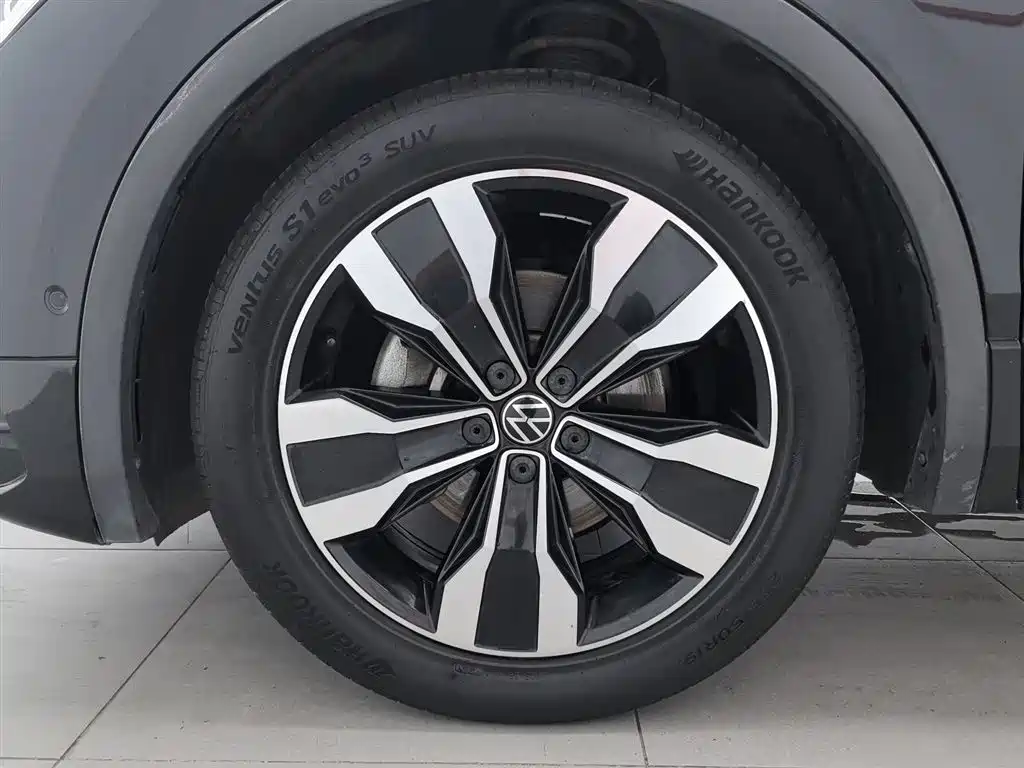 Volkswagen Tiguan L 2022 — фото 17