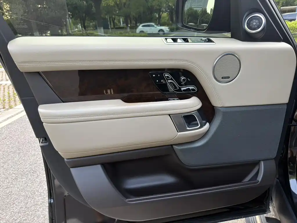 Land Rover Range Rover 2020 — фото 6