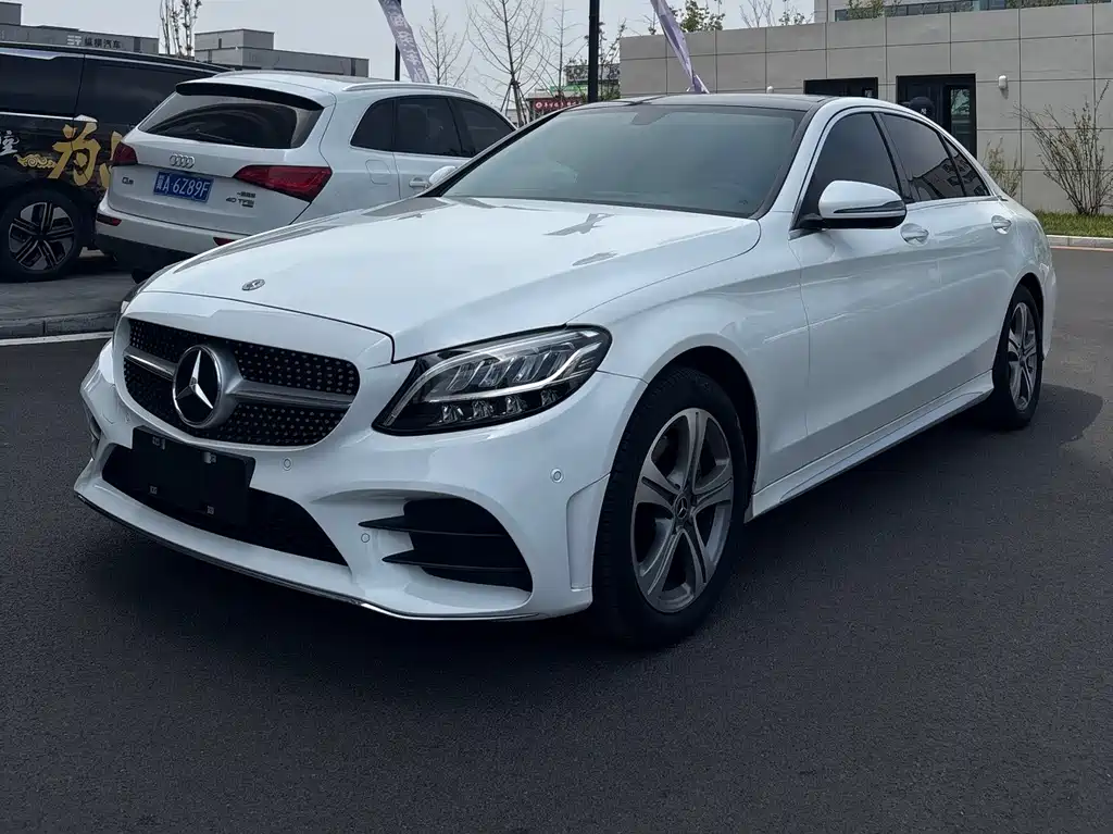 Mercedes-Benz C-Class 2021