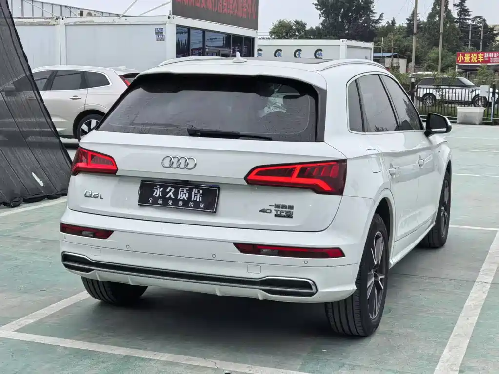 Audi Q5L 2020 — фото 21