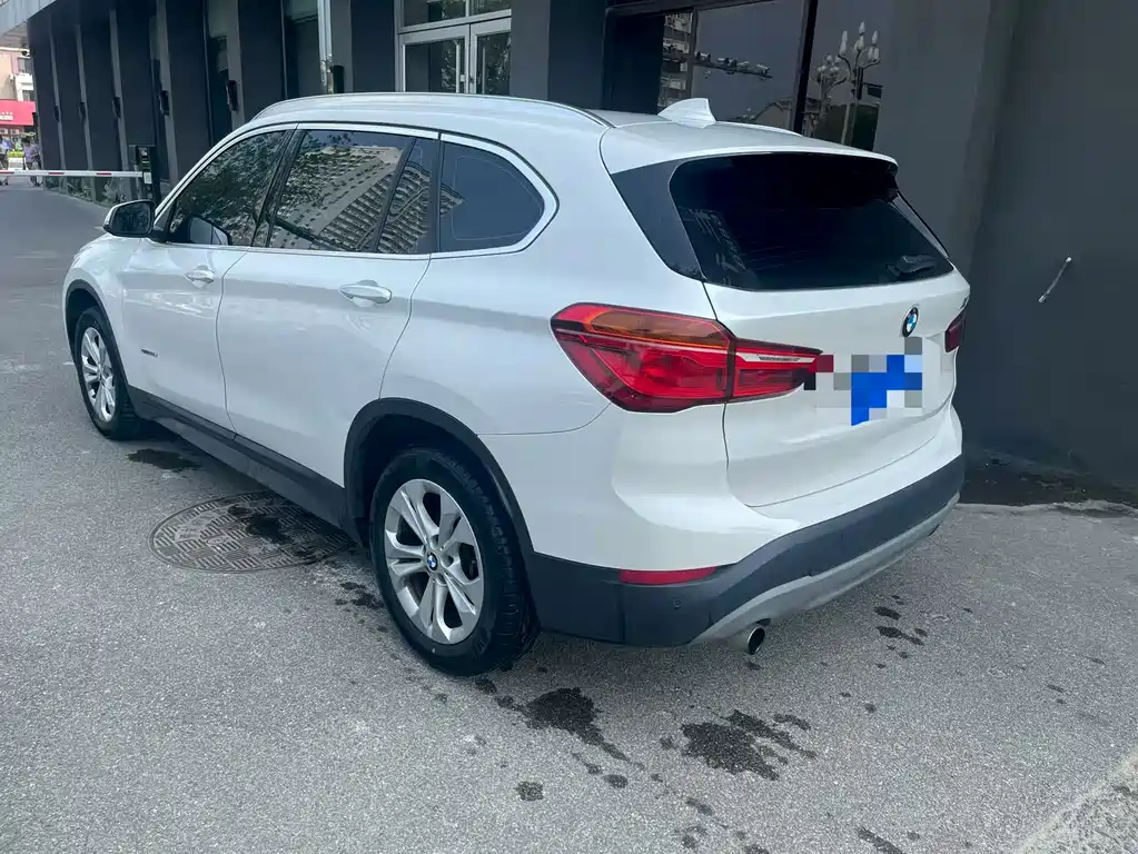 BMW X1 2017 — фото 9