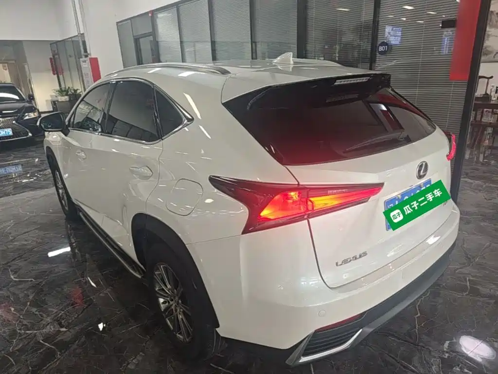 Lexus NX 2019