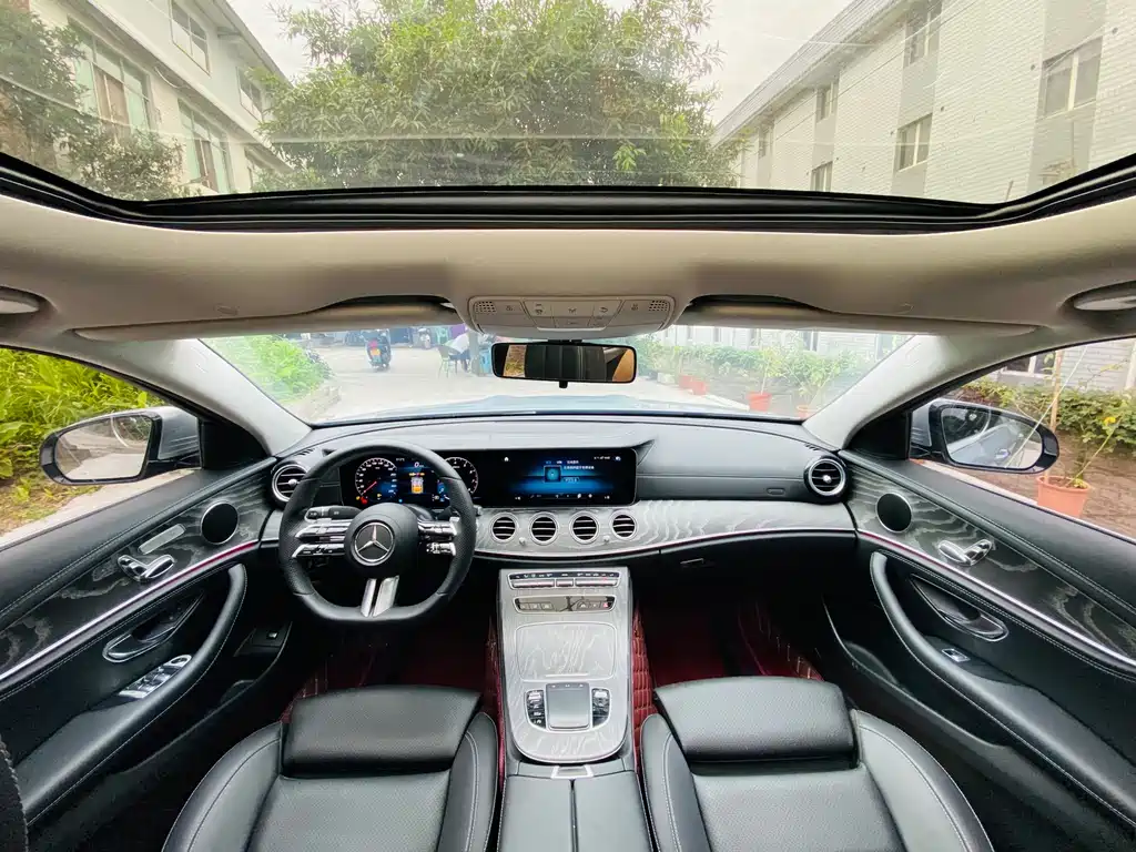 Mercedes-Benz E-Class 2022 — фото 13