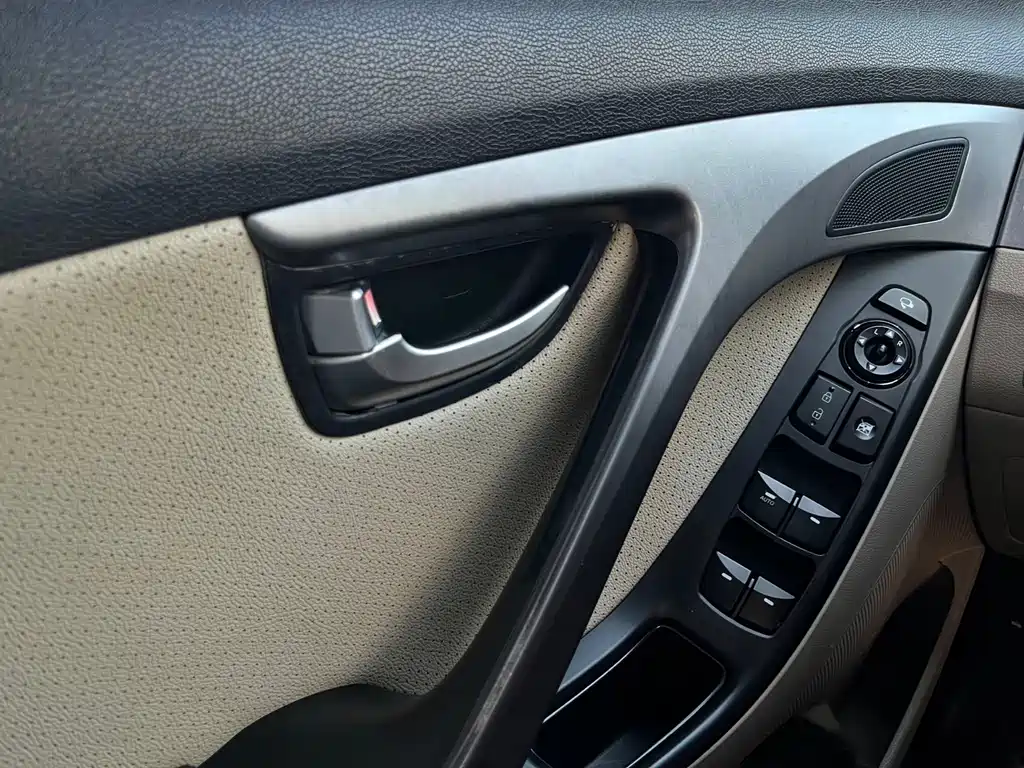 Hyundai Elantra Langdong 2015 — фото 13