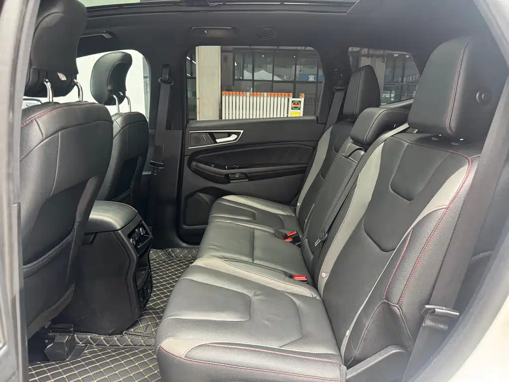 Ford Edge 2020 — фото 13
