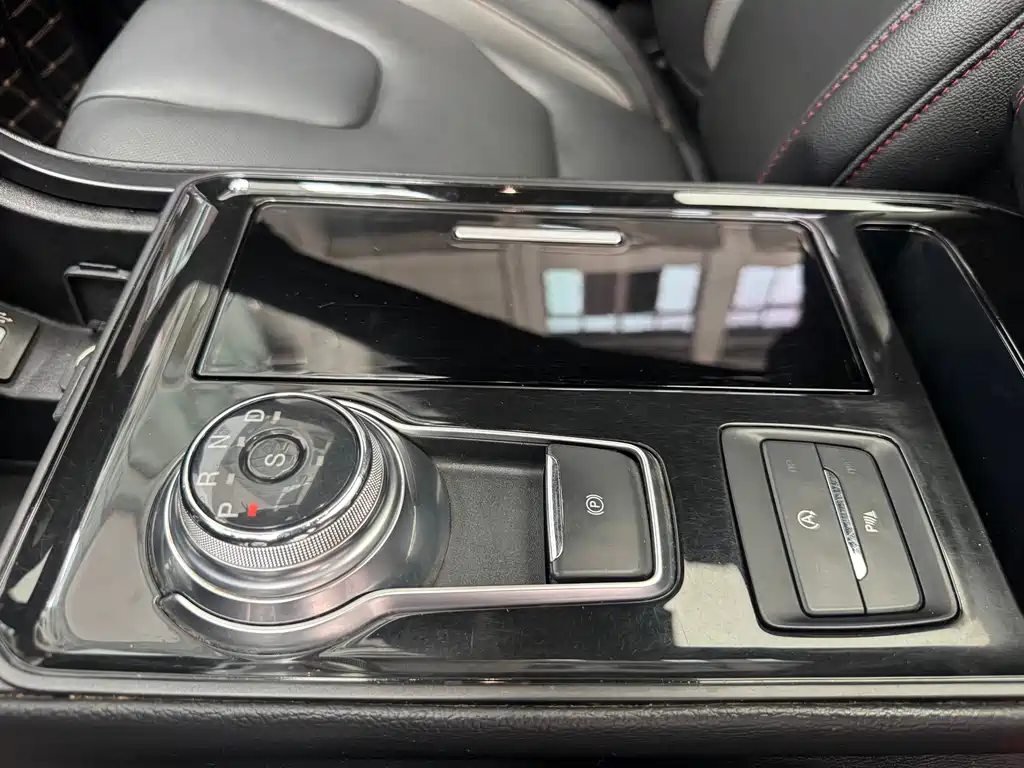 Ford Edge 2020 — фото 16
