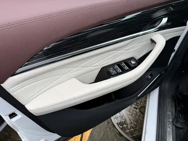 Geely Xingyue L 2023
