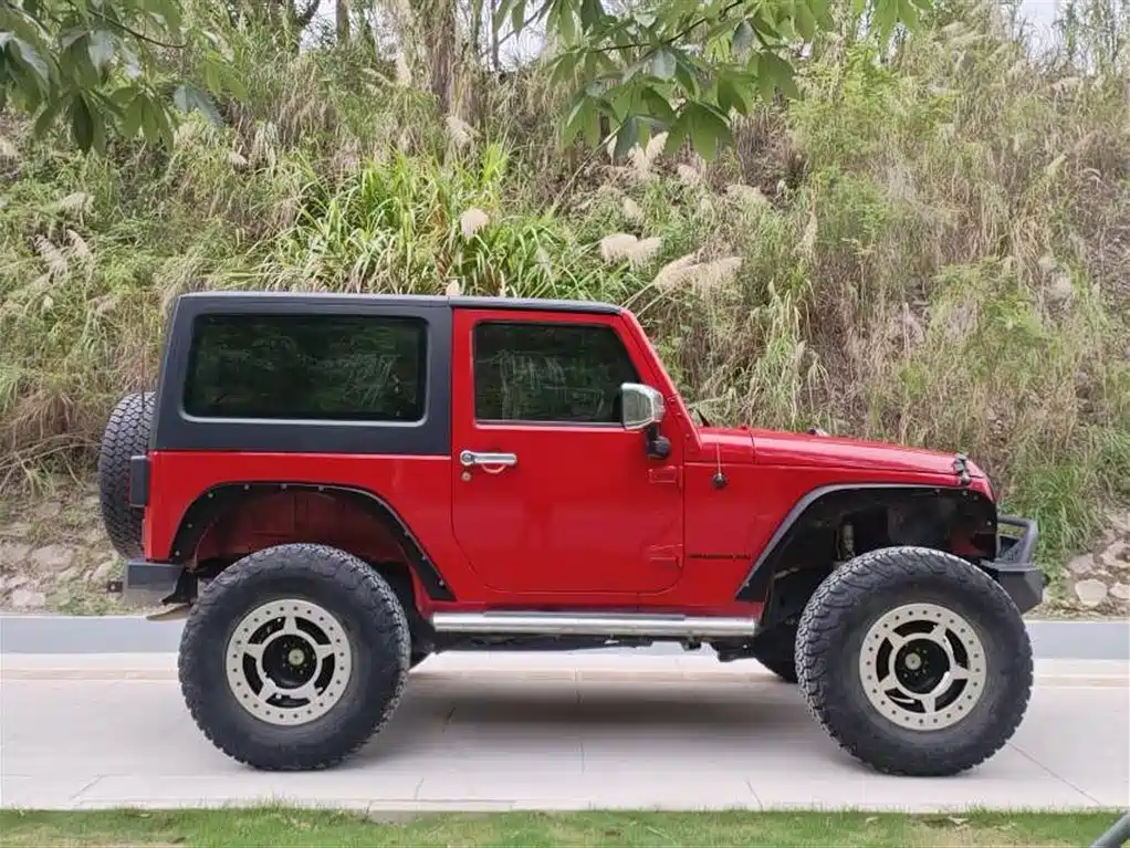 Jeep Wrangler 2014 — фото 10