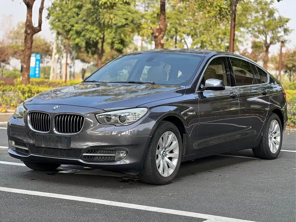 BMW 5 Series GT 2013 — фото 1
