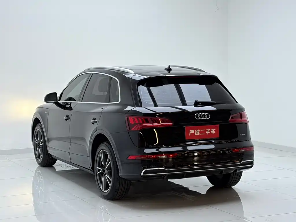 Audi Q5L 2020 — фото 18