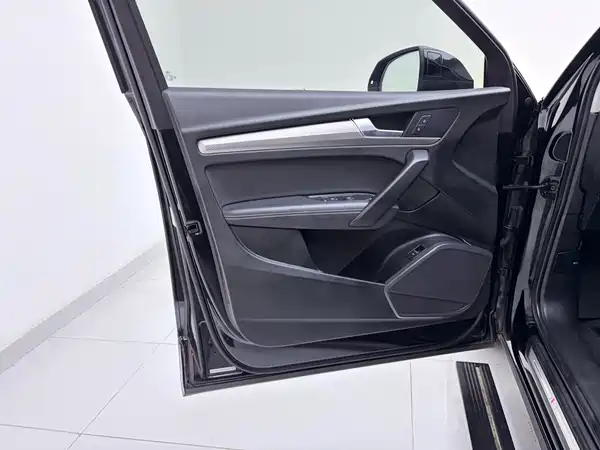 Audi Q5L 2020