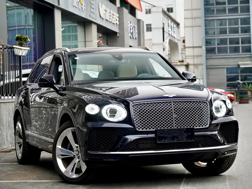 Bentley Bentayga 2024 — фото 2