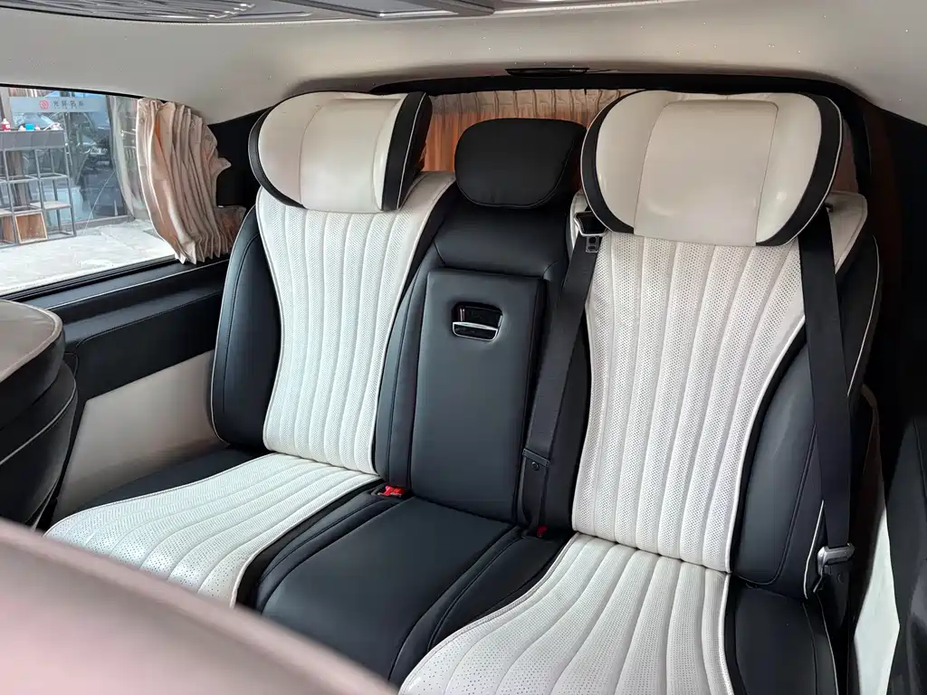 Mercedes-Benz Vito 2023 — фото 14