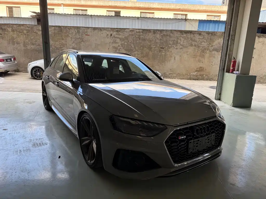 Audi RS 4 2023