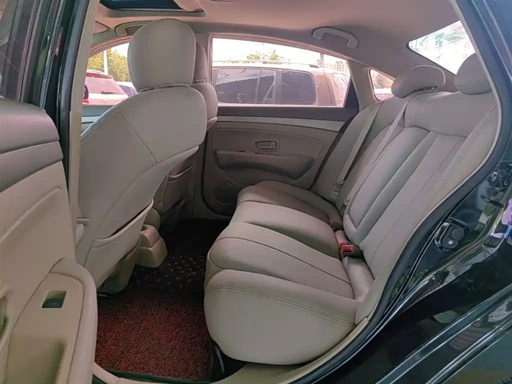 Nissan Sylphy 2017 — фото 16