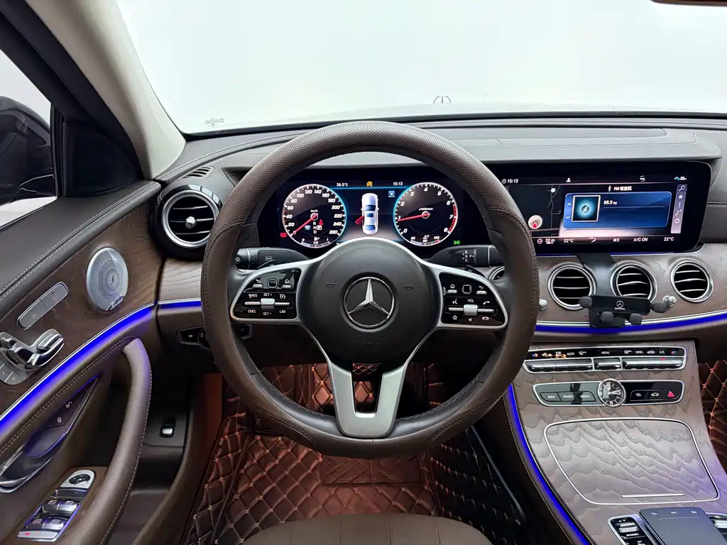 Mercedes-Benz E-Class 2019 — фото 15