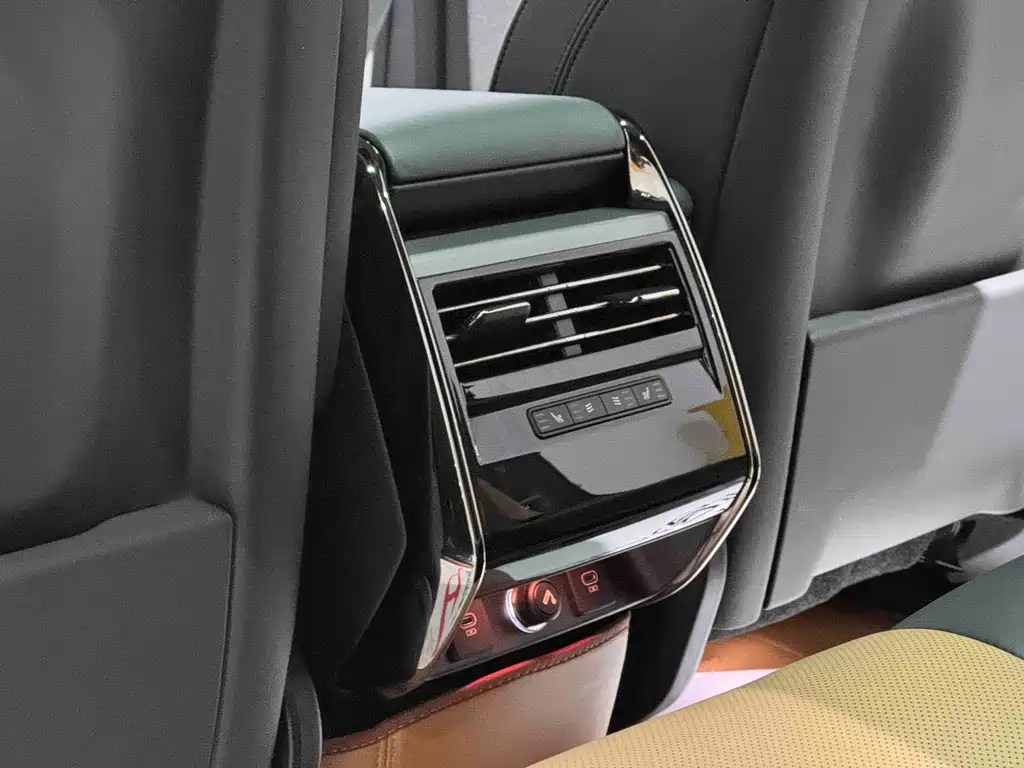 Land Rover Sport 2024 — фото 14