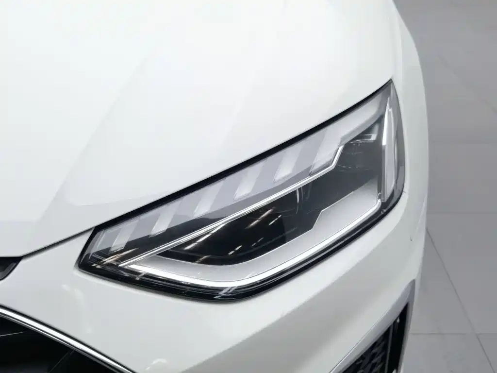 Audi A4L 2020