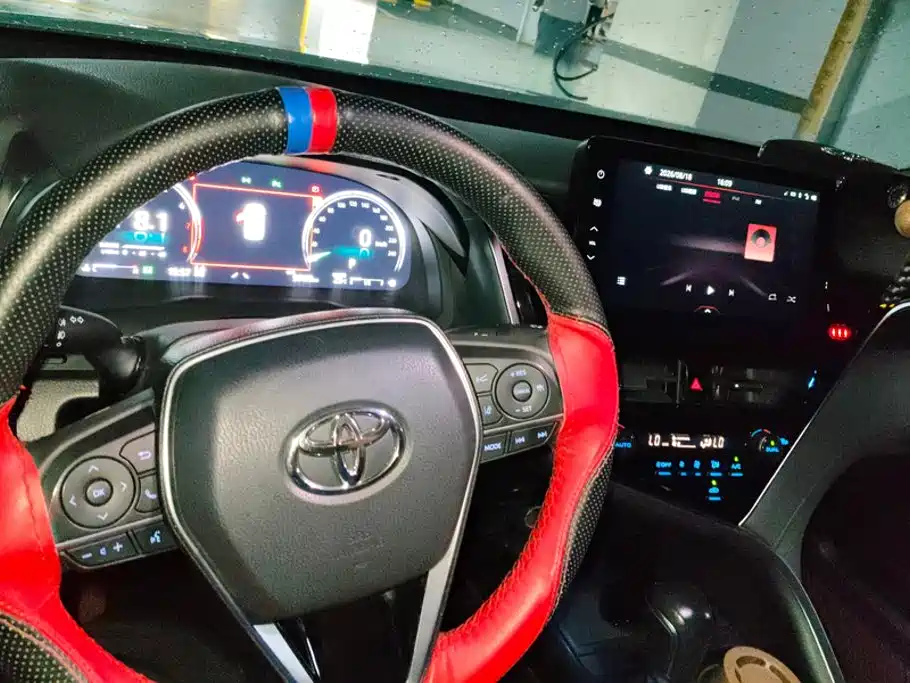 Toyota Camry 2021 — фото 12