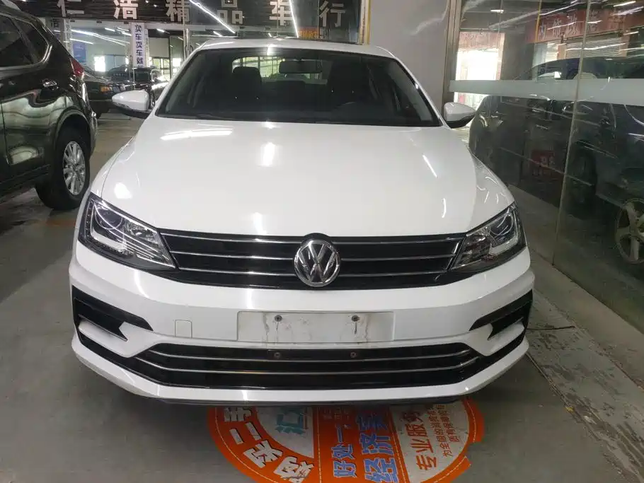 Volkswagen Sagitar 2018
