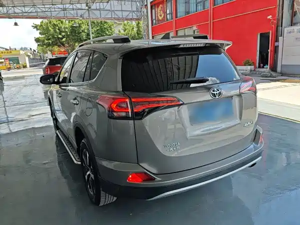 Toyota RAV4 2017