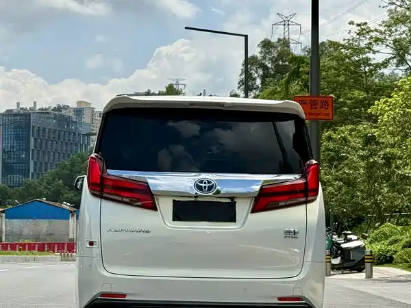 Toyota Alphard 2022