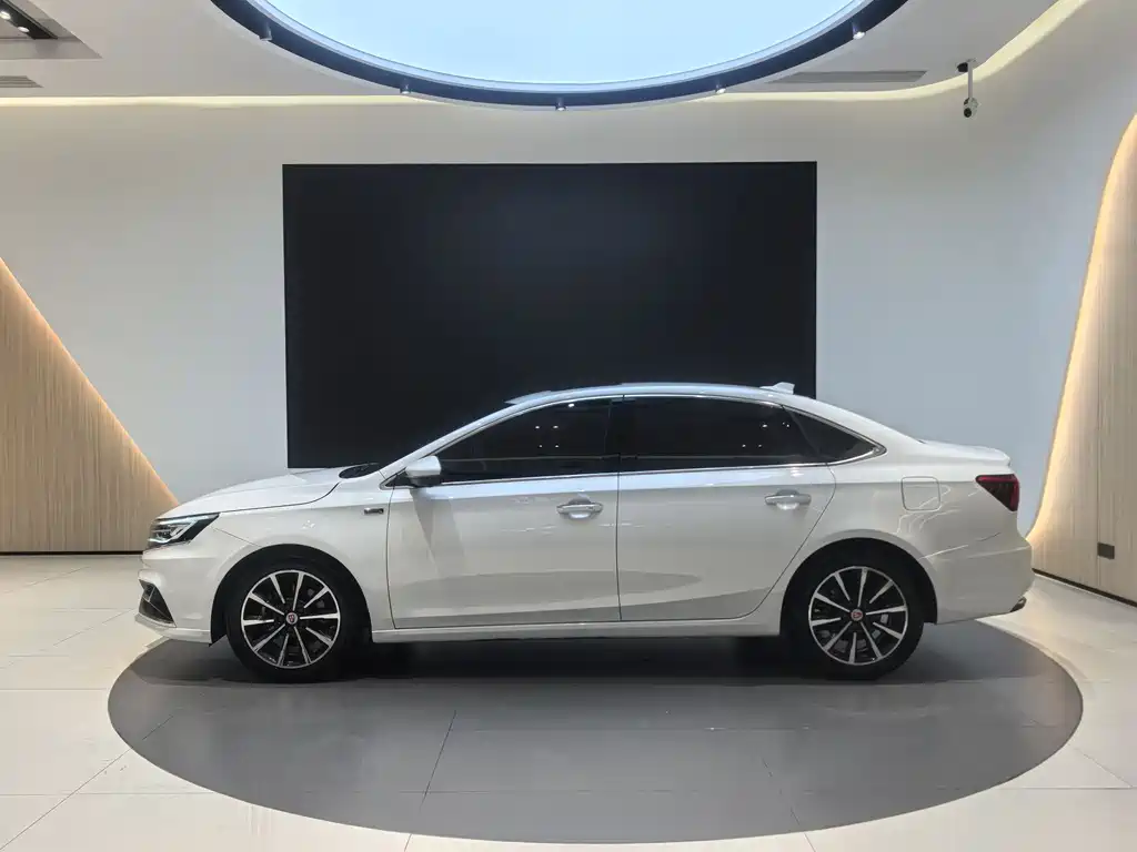 Roewe i6 New Energy 2021 — фото 2