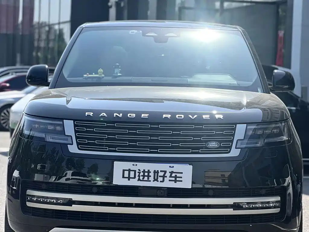 Land Rover Range Rover 2024 — фото 1