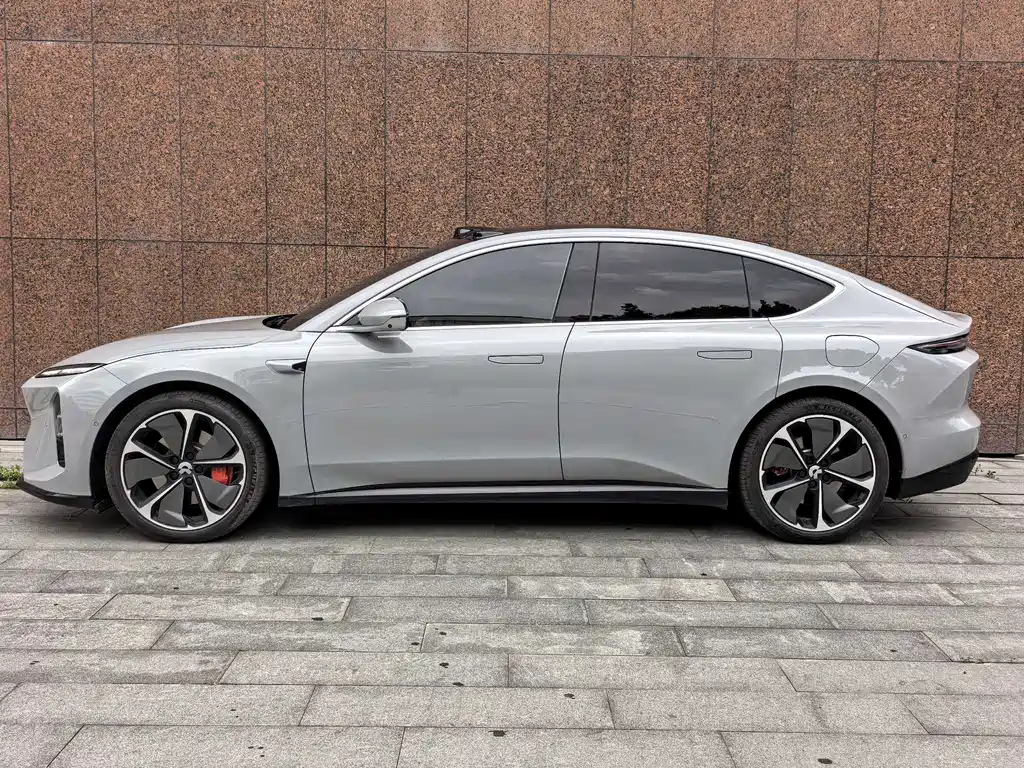 NIO ET5 2025