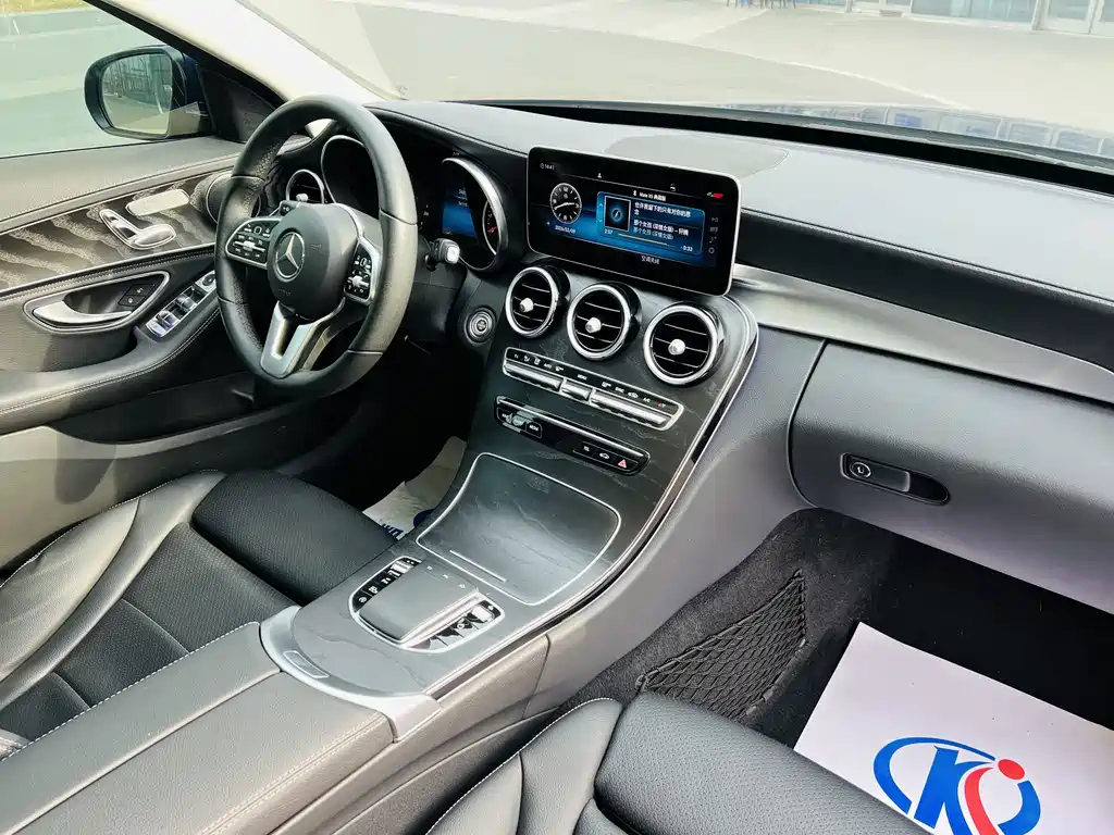 Mercedes-Benz C-Class 2019 — фото 13