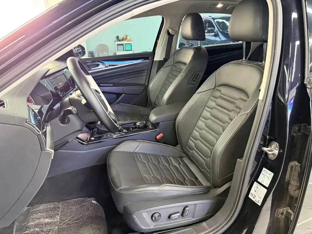 Volkswagen Passat 2019 — фото 10