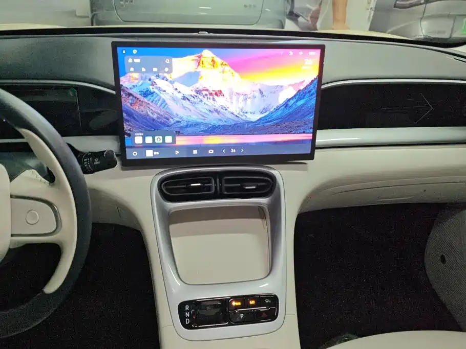 Geely Galaxy Starwish 2025 — фото 13